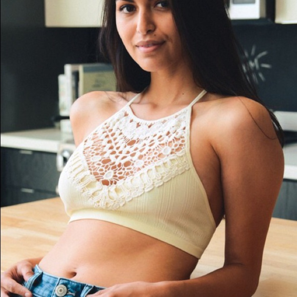 Ivory Boho Crochet Lace High Neck Bralette - Picture 2 of 3